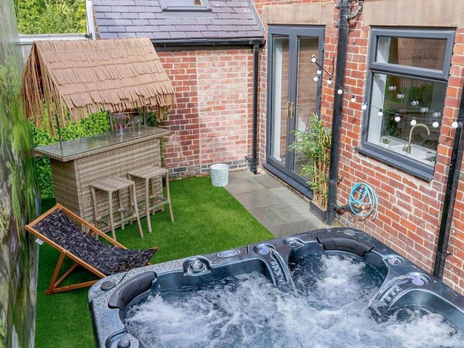 Dawns House Cromford, Peak District, Hot Tub, For 6 - Stunning Views Lägenhet Exteriör bild